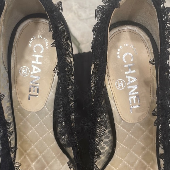 CHANEL Black & Nude Lace Mesh Satin CC Cap Toe Heels - Picture 7 of 10